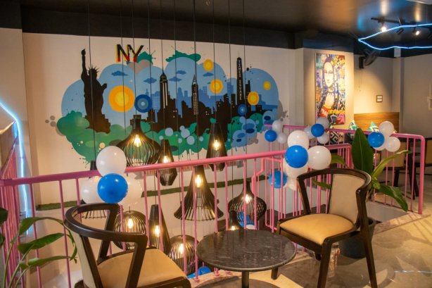 NY cafe and bistro - Cafe Images
